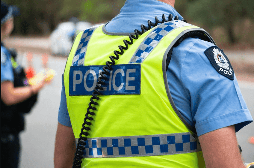australische politieagent aangeklaagd in verband met materiaal kindermisbruik