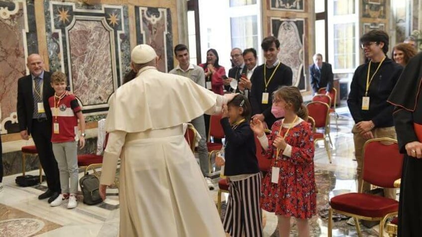 el abuso infantil es una especie de asesinato psicologico segun el papa