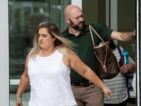 el ex ayudante del sheriff y su esposa son declarados culpables de un cargo e inocentes del resto en un caso de abuso de menores