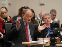 el gobernador de massachusetts busca indultos en el caso de abusos sexuales de los anos 80