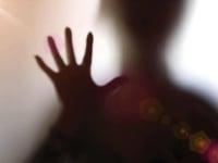 el grupo de prevencion del abuso infantil afirma que la iglesia de greensboro intimido a las familias despues del abuso de una maestra de preescolar
