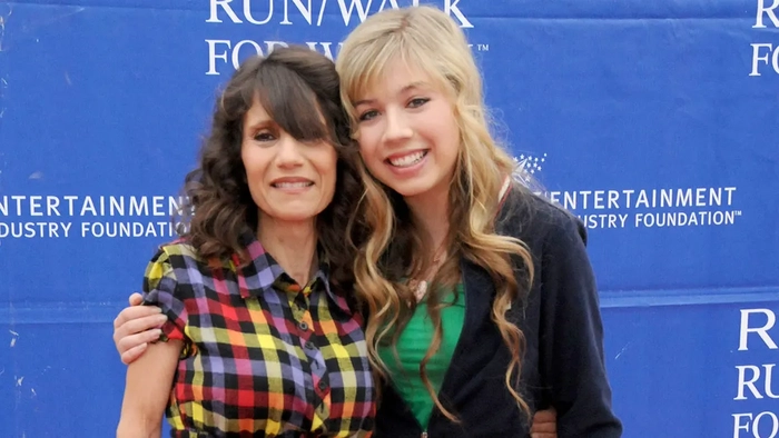 Hayden Panettiere y las estrellas infantiles cuyas relaciones con sus madres-agentes se complicaron Jennette McCurdy y su madre