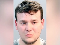 Житель Флориды обвиняется в убийстве матери-медсестры, которая помогала ему, несмотря на неоднократные аресты за угрозы в её адрес: сообщил шериф
