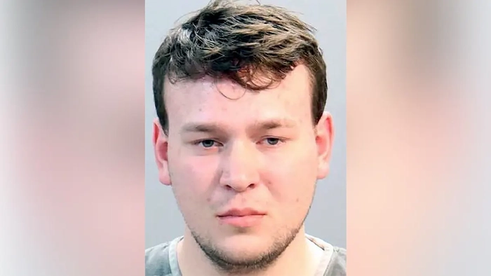 Un hombre de Florida está acusado de matar a una enfermera, madre de un niño, que le había ayudado a pesar de sus repetidas detenciones por amenazarla: según el sheriff Fotografía policial de Gibson Nash.