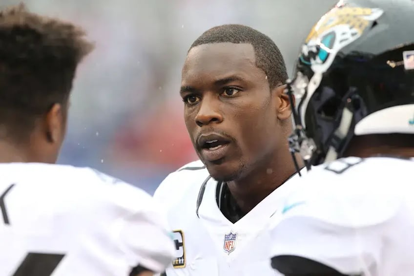 ex jaguars lb telvin smith pleads no contest to child abuse over alleged sexual relationship with 17 year old