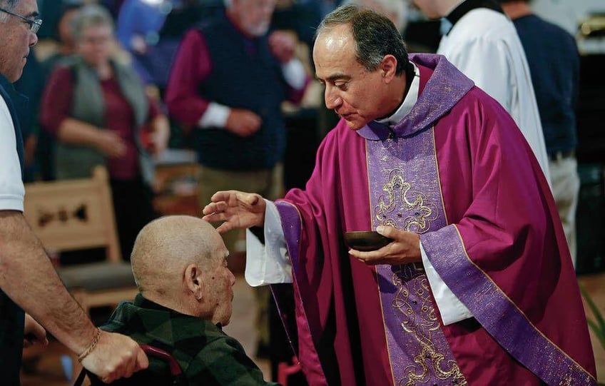 feds arrest former santa fe priest in child sex abuse case
