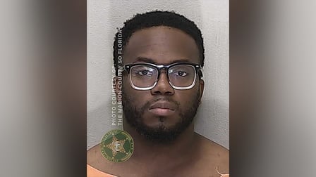 Director de escuela privada de Florida acusado de asfixiar, golpear y abofetear a estudiante: oficina del alguacil