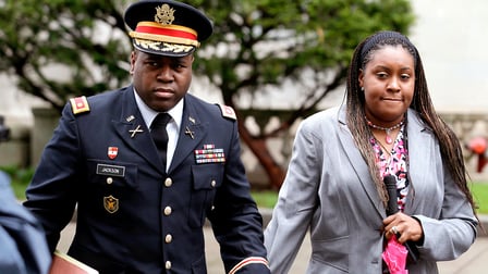 voormalig amerikaanse legermajoor en vrouw krijgen 4e veroordeling in kindermisbruikzaak