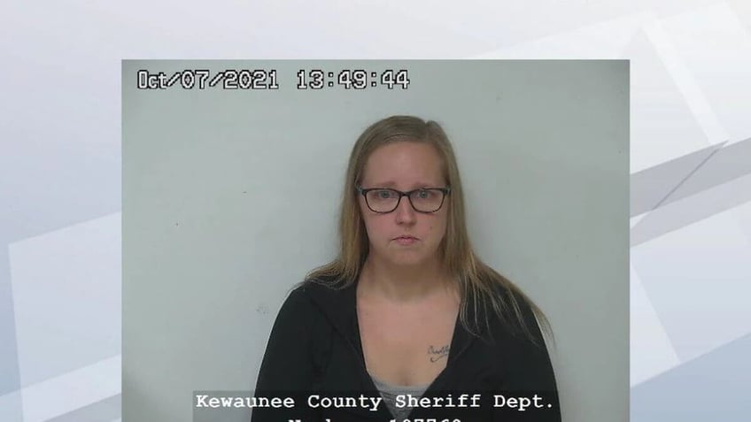 kewaunee county woman charged in child abuse case