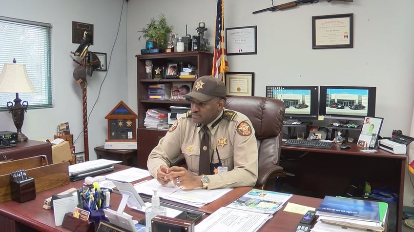 la oficina del sheriff de sumter co oficina del sheriff firma nuevos protocolos de abuso infantil