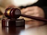 la pareja de simpsonville acusada de homicidio por abuso de menores comparecera ante el tribunal el jueves