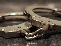 lakeland man gearresteerd voor kindermishandeling