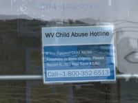 lokale rechtshandhaving bespreekt onderzoek naar kinderverwaarlozing