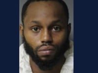 man uit virginia veroordeeld voor moord op vriendin en hun twee kinderen en doodslaan van allen gedurende een jaar