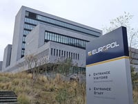 meer dan 100 europese verdachten geidentificeerd in onderzoek naar online kindermisbruik