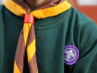 meer dan 250 veroordelingen wegens seksueel misbruik van kinderen in het verenigd koninkrijk en ierland tijdens de scoutsbeweging