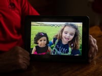 moeder uit colorado die 7 jarige dochter voorstelde als terminaal ziek pleit schuldig aan veroorzaken van haar dood