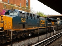 Водителю автобуса во Флориде предъявлены обвинения в пренебрежении детьми после того, как поезд задел транспортное средство на железнодорожных путях