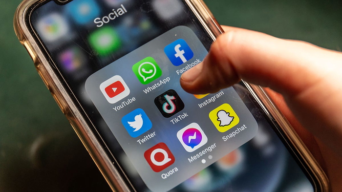 Телефон, несколько приложений