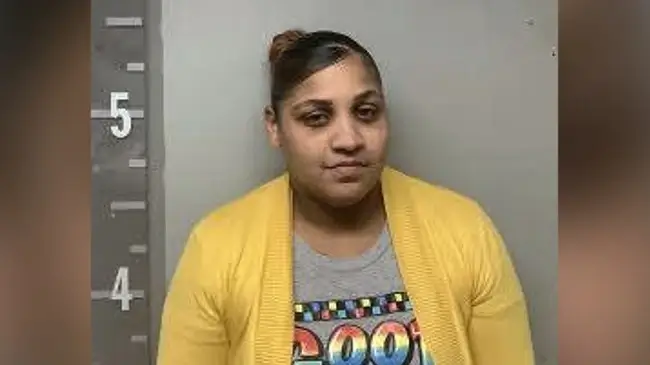 mujer de albertville acusada de abuso infantil agravado estuvo en libertad condicional por negligencia infantil