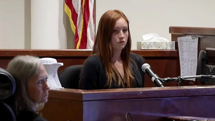 Эшли Стрэнд