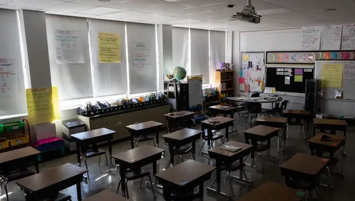 al menos 135 profesores y auxiliares acusados de delitos sexuales contra menores solo este ano