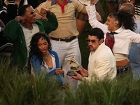 Левый активист распространяет ложное утверждение о мальчике на шоу Bad Bunny в перерыве концерта