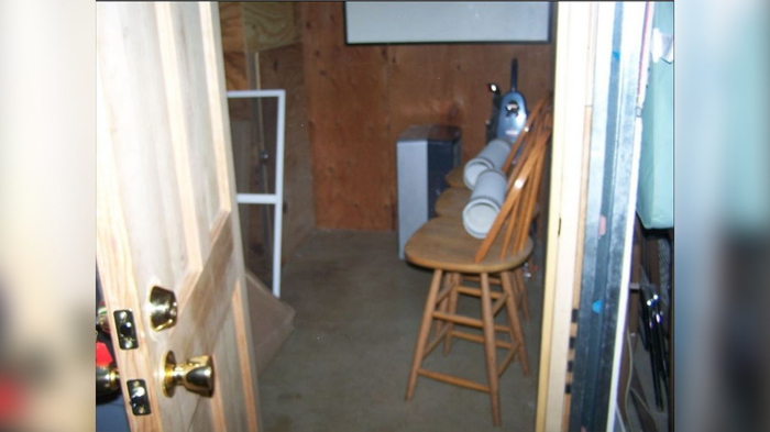 Подвал Оливии Аткокайтис был вынужден жить в