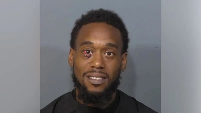 Una pareja de Ohio acusada de irrumpir en un camarote de un crucero y agredir a una familia y a un niño de 9 años Fotografía policial de Gannon Jacox, quien fue detenido tras una presunta agresión en un camarote de un crucero