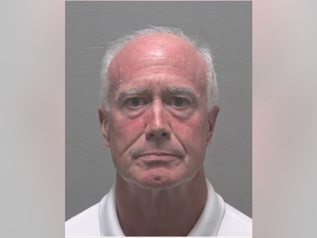 Бывший сотрудник избирательной комиссии Северной Каролины якобы подмешивал подросткам мороженое: отчет