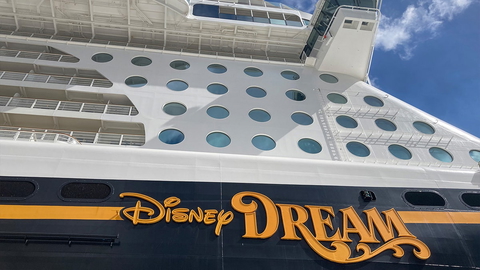 Stop Child Abuse - Girl on Disney cruise fell through porthole as dad