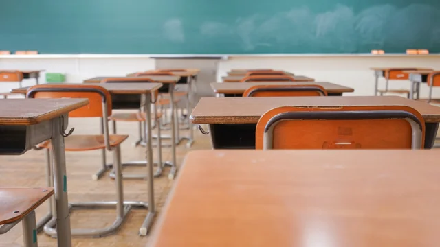 poner fin a la practica de golpear a los ninos en las escuelas publicas