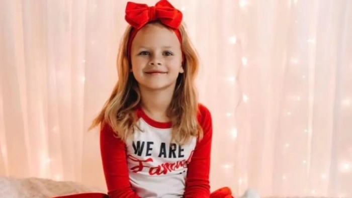 Бывший водитель службы доставки FedEx Таннер Хорнер стоит в зале суда