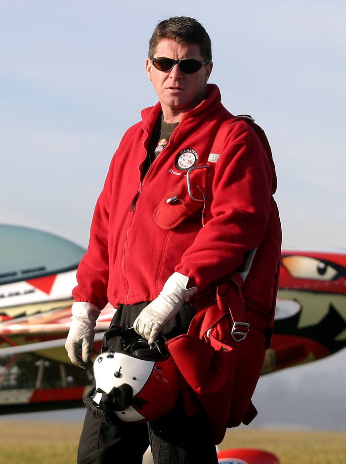 el ex piloto de red arrows con mbe admite poseer decenas de imagenes de abusos a menores