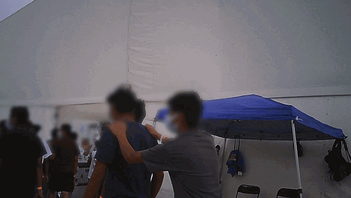 condiciones desgarradoras en el campamento de ninos migrantes en ee uu