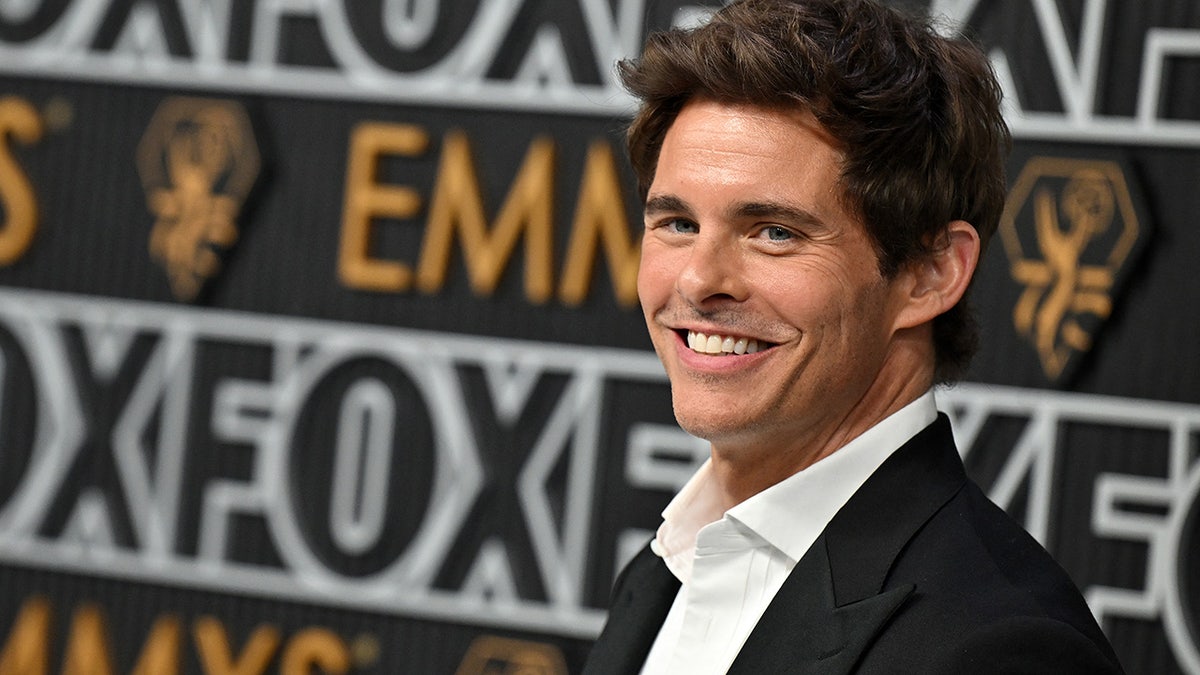 James Marsden llega a la 75ª edición de los Premios Emmy