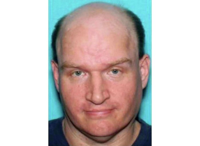 juzgan a un hombre acusado de secuestrar a su madre y a su hijo