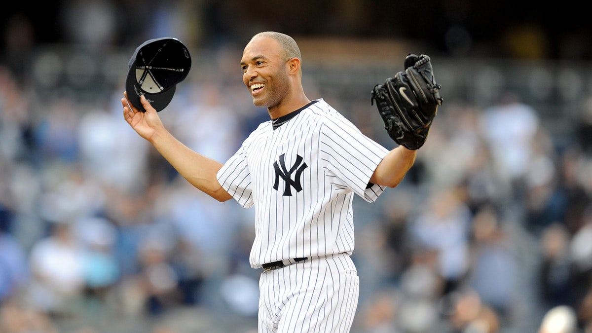 Mariano Rivera y su esposa, acusados de encubrir abusos sexuales a menores en su propia casa e iglesia Mariano Rivera celebra