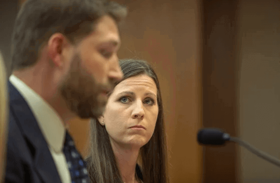 la nueva ley de texas tiene como objetivo proteger a los padres acusados injustamente de abuso infantil