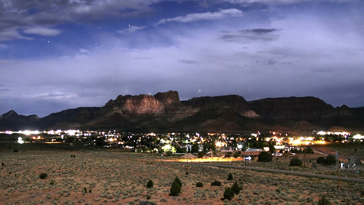 Las montañas de Colorado de noche