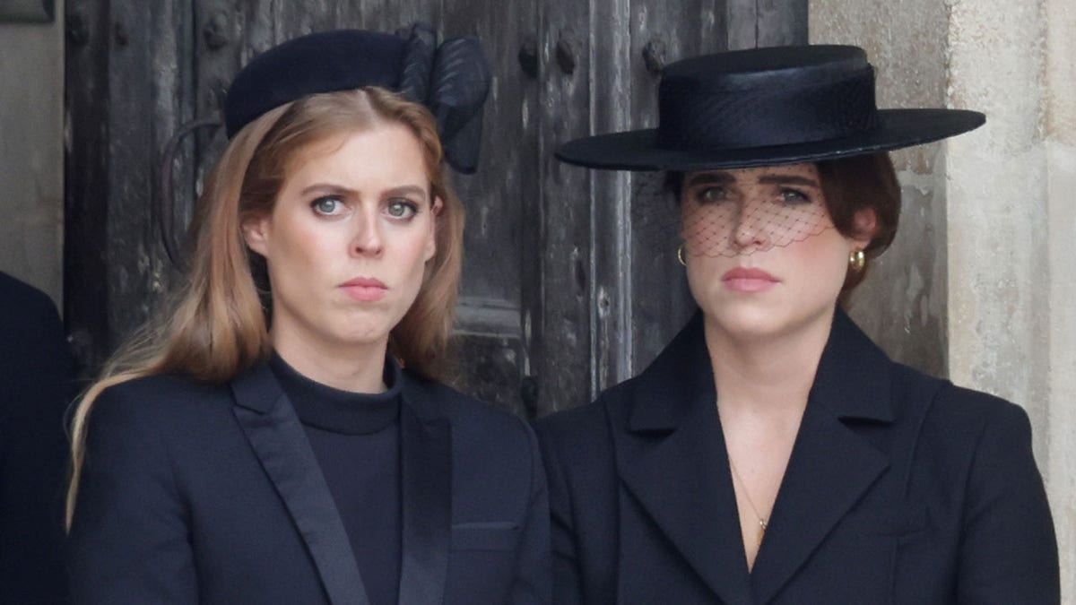 La princesa Beatriz y la princesa Eugenia visten de negro para el funeral