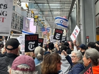 Протестующие требуют, чтобы New York Times отозвала противоречивую статью об "изнасиловании собакой" и уволила Николаса Кристофа