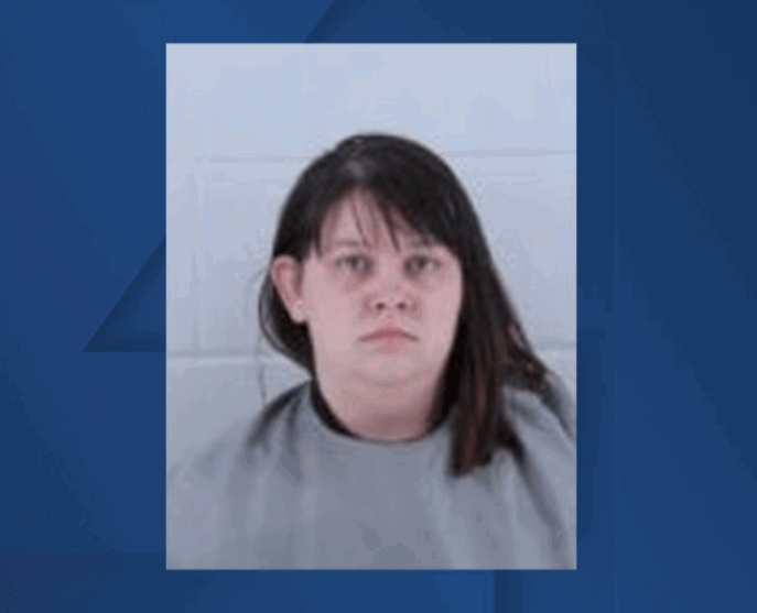 trabajadora de cuidado infantil de la escuela cristiana shawnee mission acusada de abuso infantil