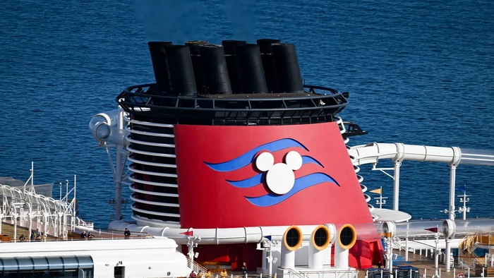 Дымовая труба круизного лайнера Disney Dream