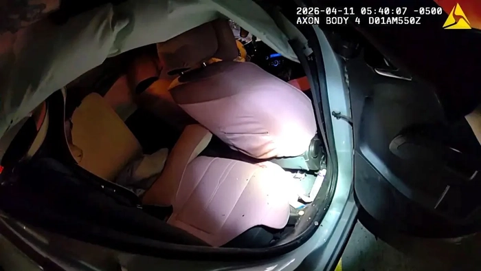 салон разбитого автомобиля