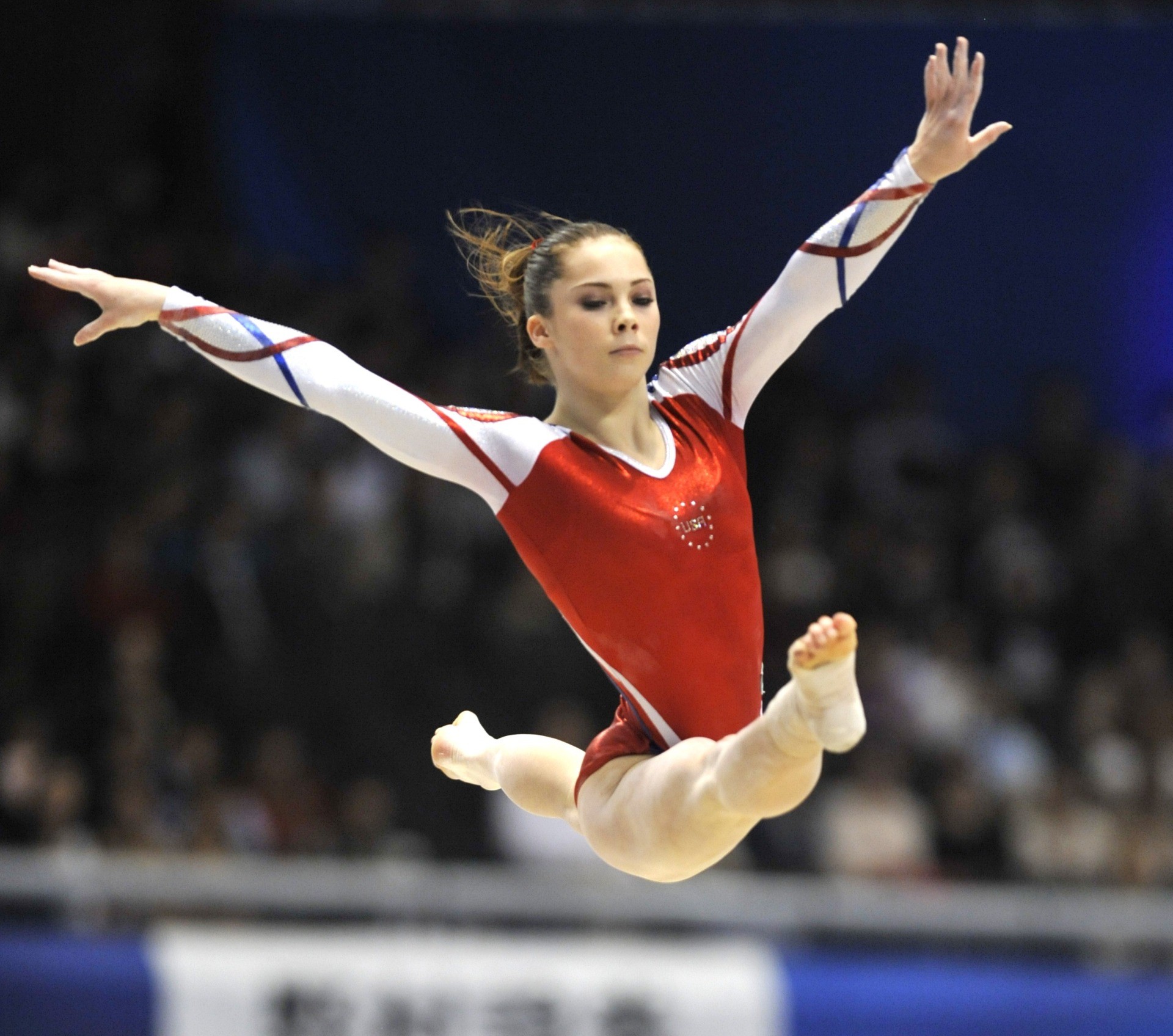 mira eligieron proteger a un abusador de menores mckayla maroney acusa al FBI de falsificar documentos que permiten al abusador de menores