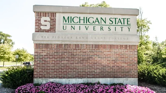 que paso con la familia de larry nassar despues de que fuera condenado a prision