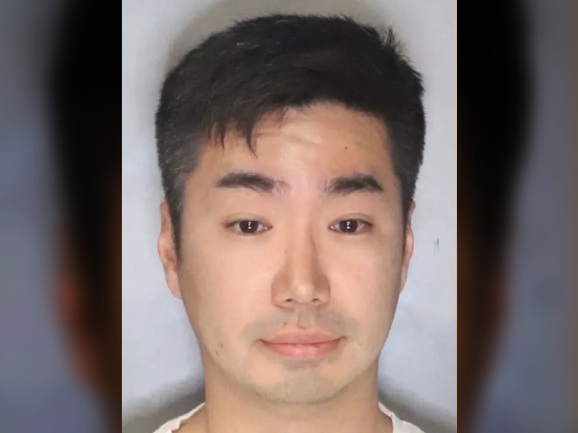 La consejera de una escuela primaria de California acusada de delitos sexuales contra menores ganó 70.000 dólares con permiso retribuido Wonyoung Kim