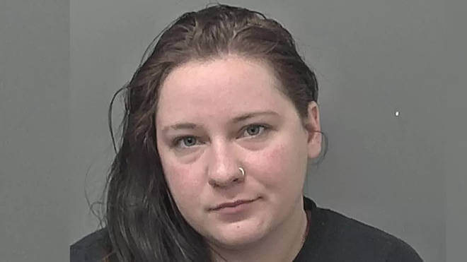 a una mujer de yorkshire le gustaba la atencion que recibia produciendo material de abuso sexual infantil para depredadores online