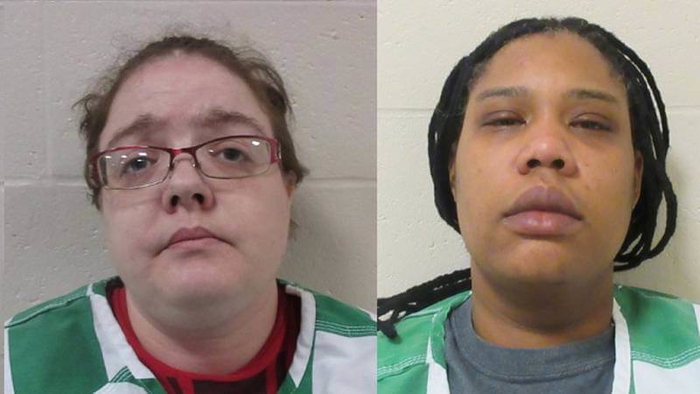 2 vrouwen aangeklaagd voor moord nadat 5 jarig jongetje in missouri dood werd aangetroffen met sok in zijn mond